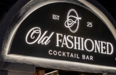 Old Fashioned Cocktail Bar